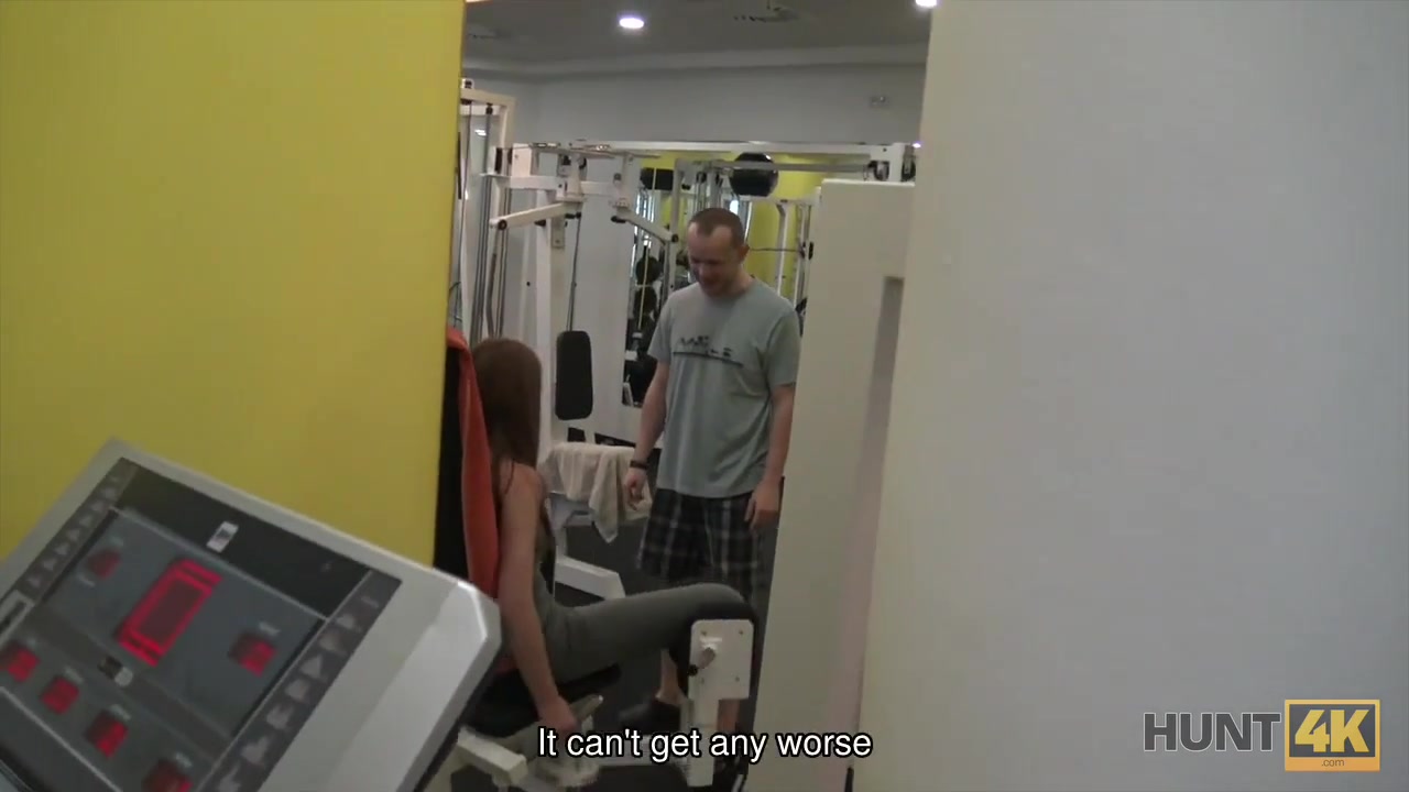 HUNT4K. Man for money let stranger fuck his slutty girlfriend in gym