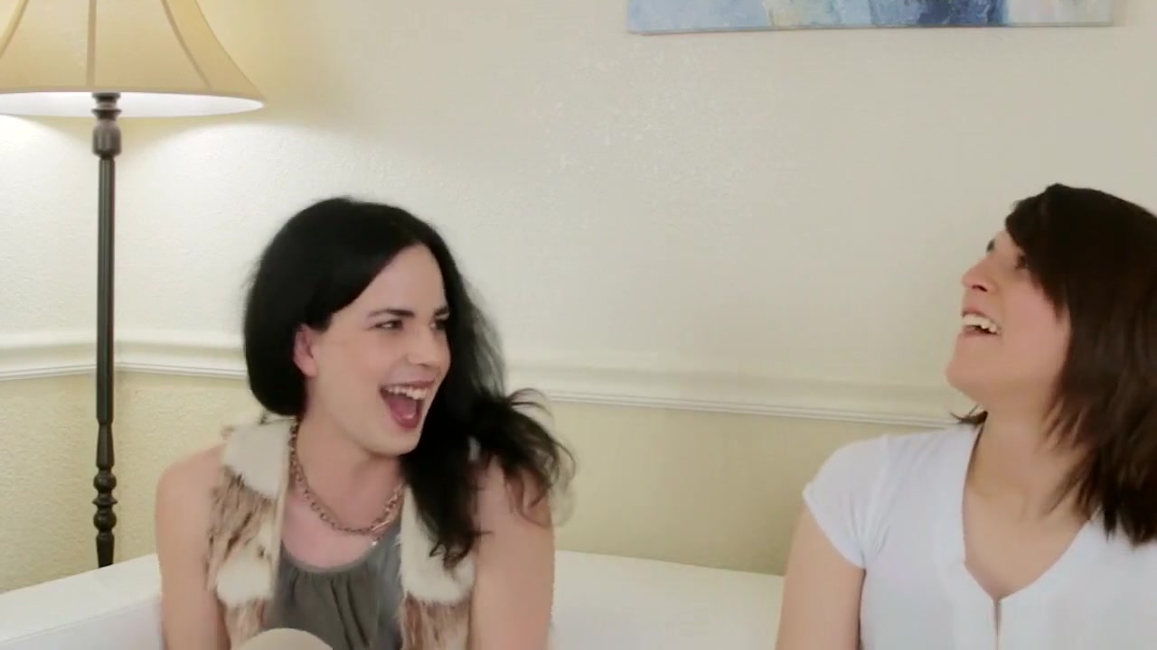 Natural tgirl jizzed after twosome fucking