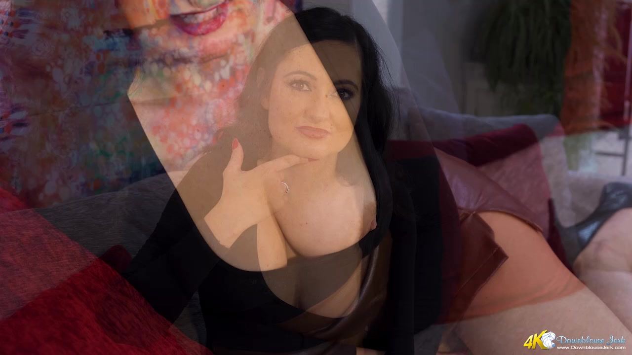 Titty Tease - DownblouseJerk