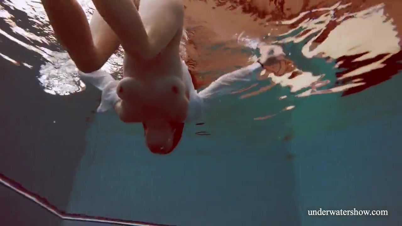 Big Tits Redhead Lola Underwater Nude
