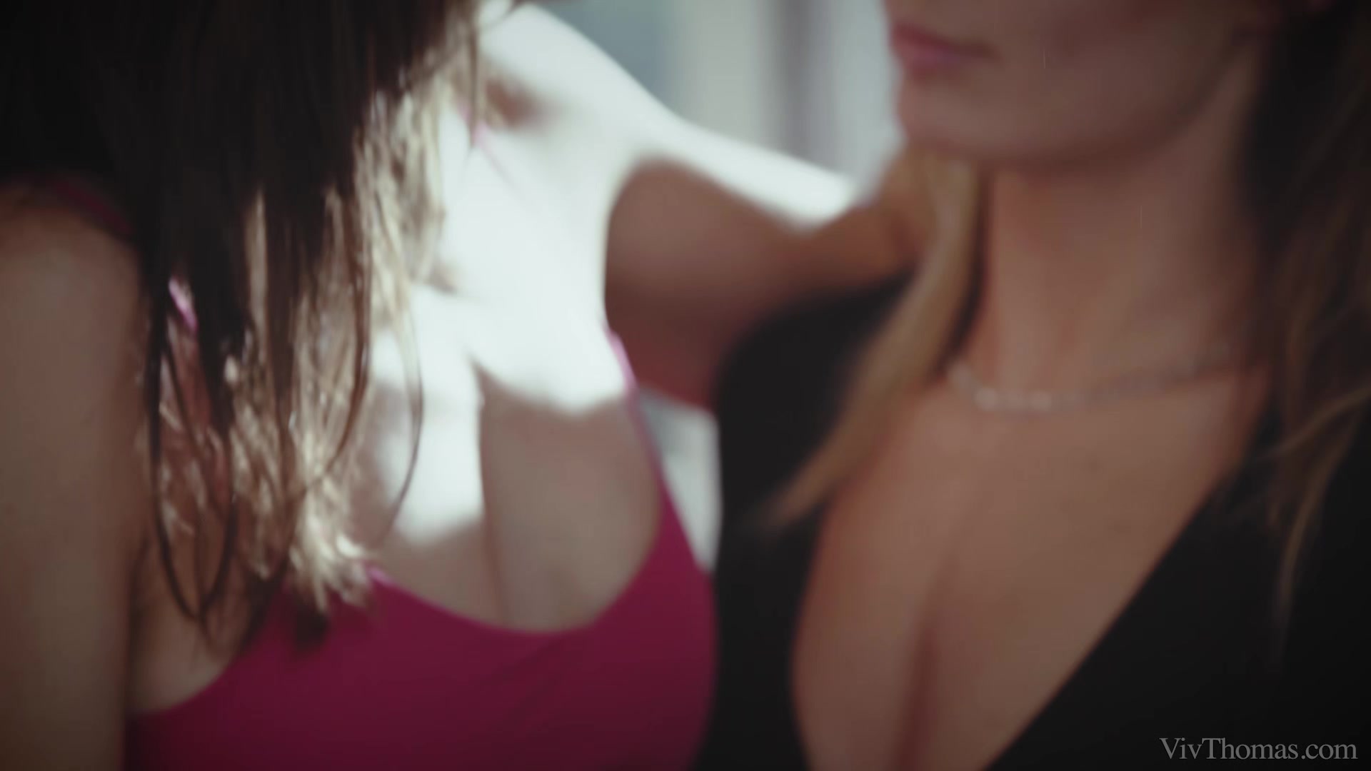 Back Home Reloaded 1 - Carnal - Julia Roca & Lara West - VivThomas