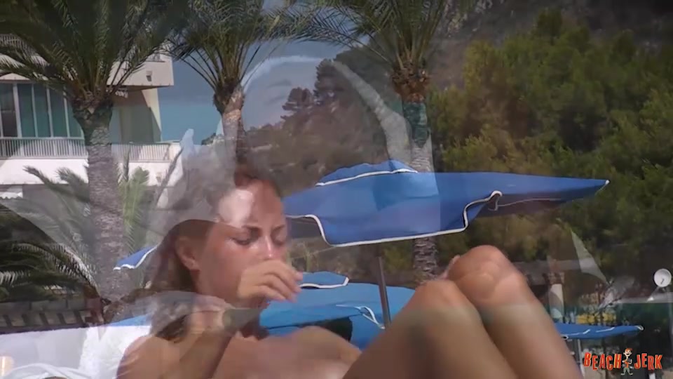 Boobs and sunbeds 19 - BeachJerk