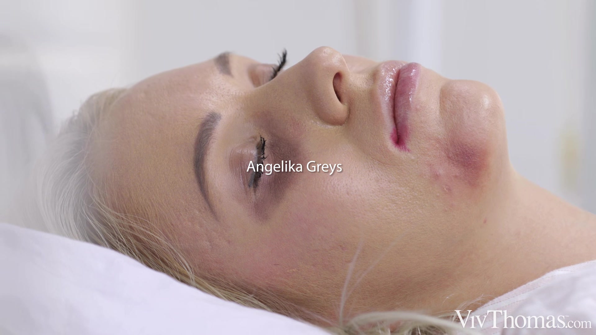 Night Nurse - Angelika Greys & Dolly Diore - VivThomas