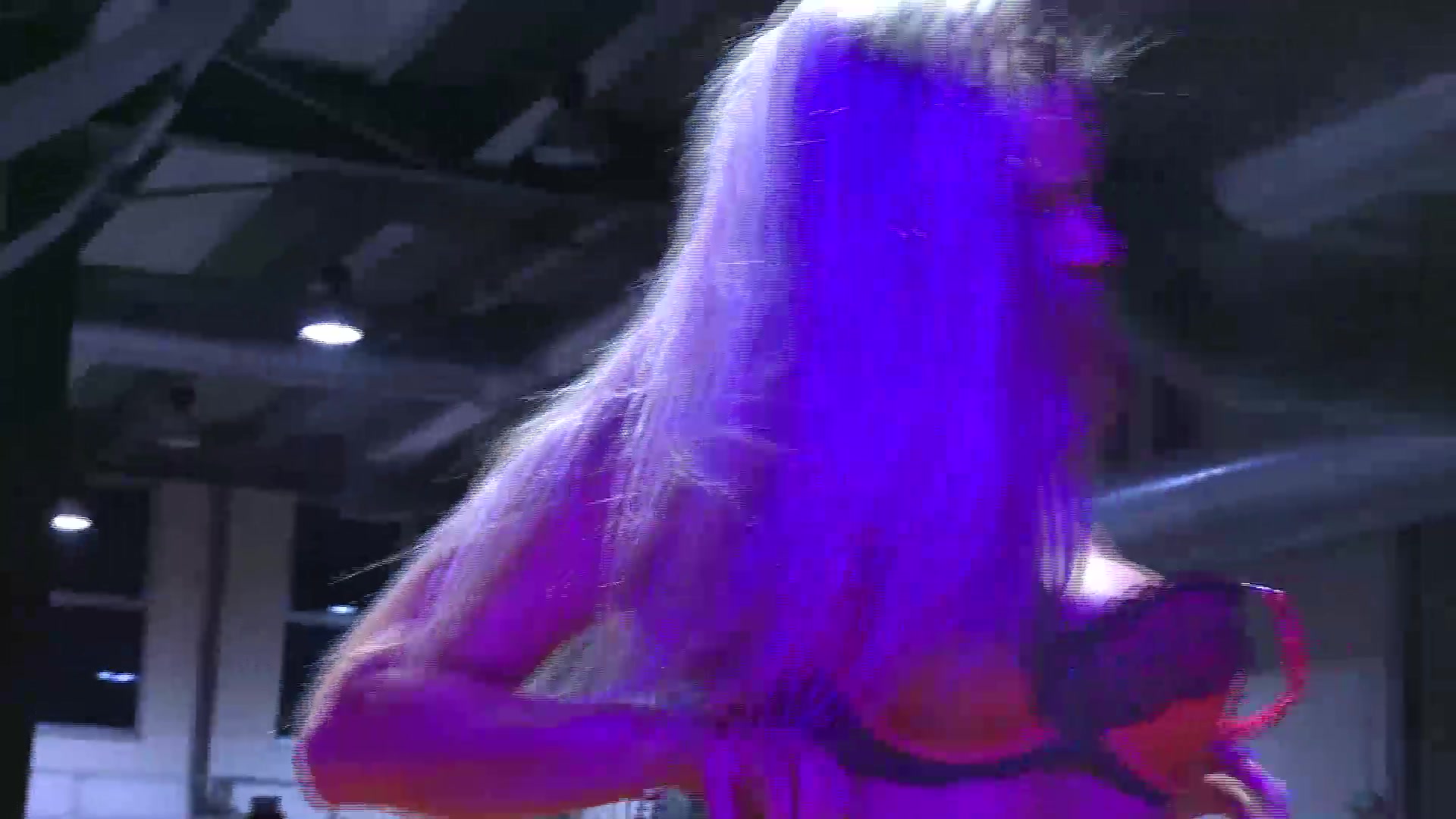 skinny babes dildo show on stage