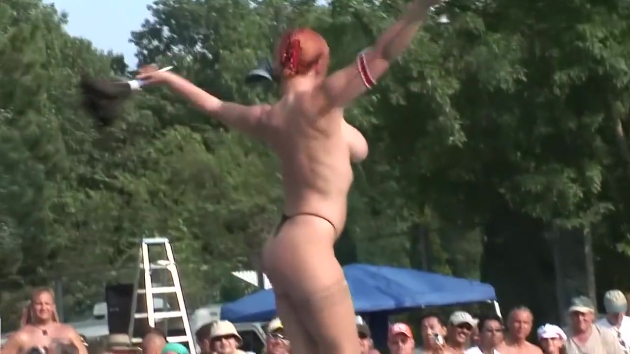 Curvy Ginger With Big Titties Stripping - DreamGirls