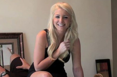 Frisky face sitting blonde lets us watch