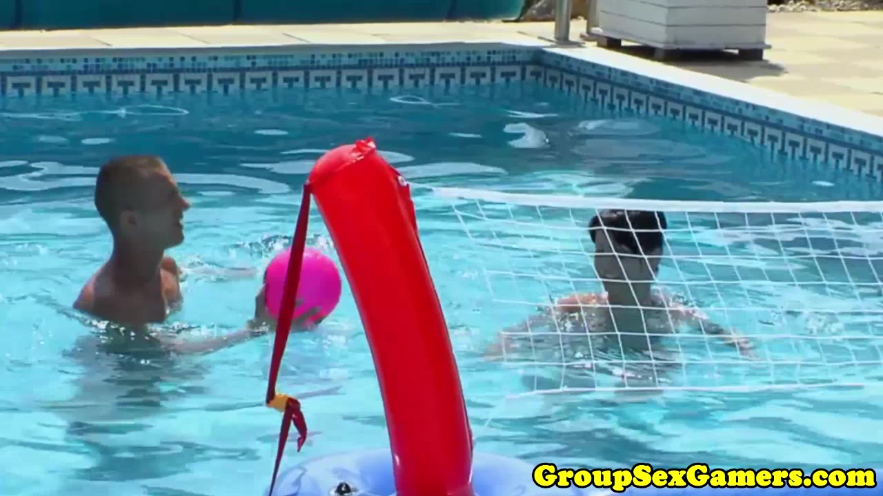 Underwater sexgames fuck with horny bikini babes