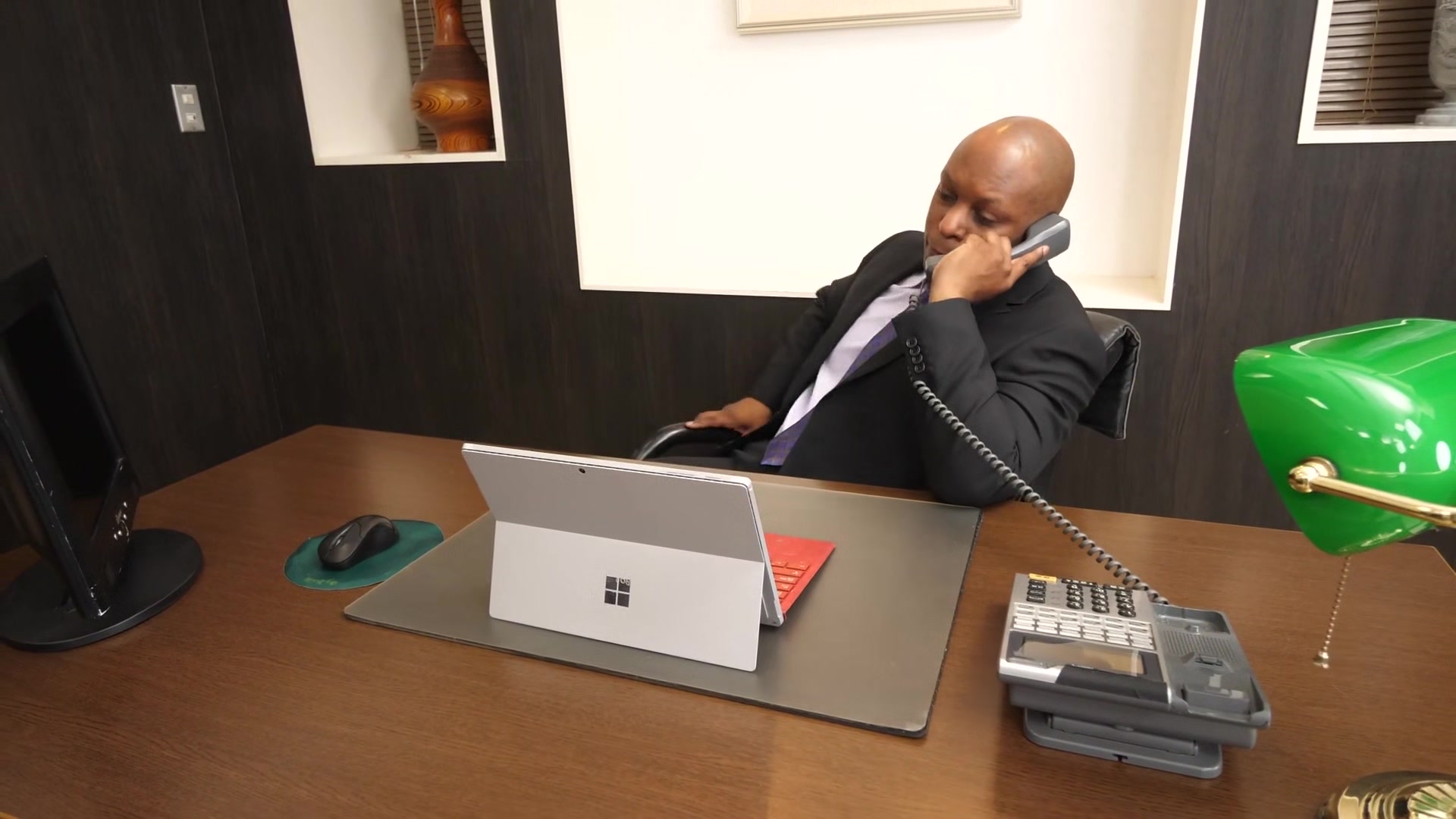Yuzu Black Dick Boss VS Japanese Secretary Fluent In English