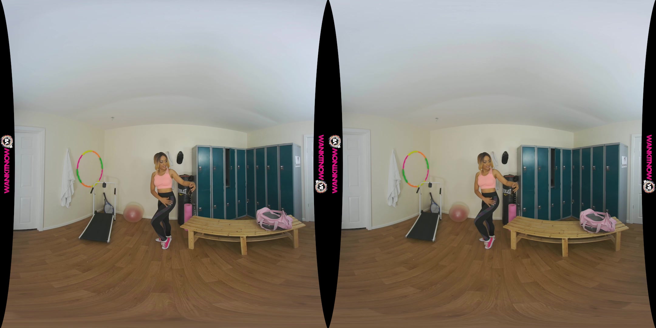 Socials Thot featuring Kayla Louise - WankitNowVR