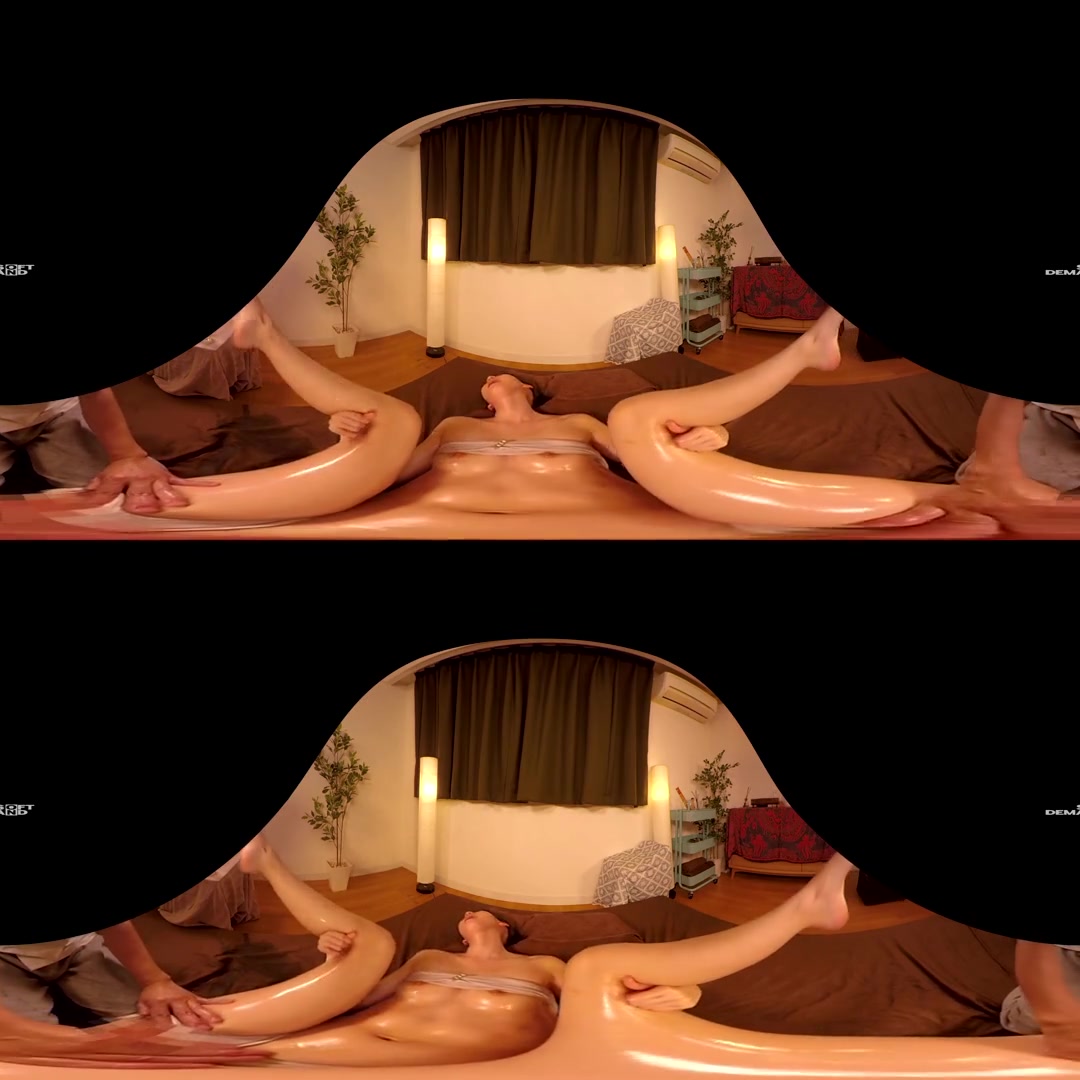 Giving an Oil Massage to a Barely Legal Babe 1 - Asian Erotic Massage