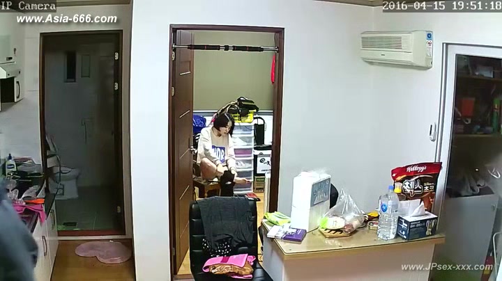 Hackers use the camera to remote monitoring of a lover's home life.309
