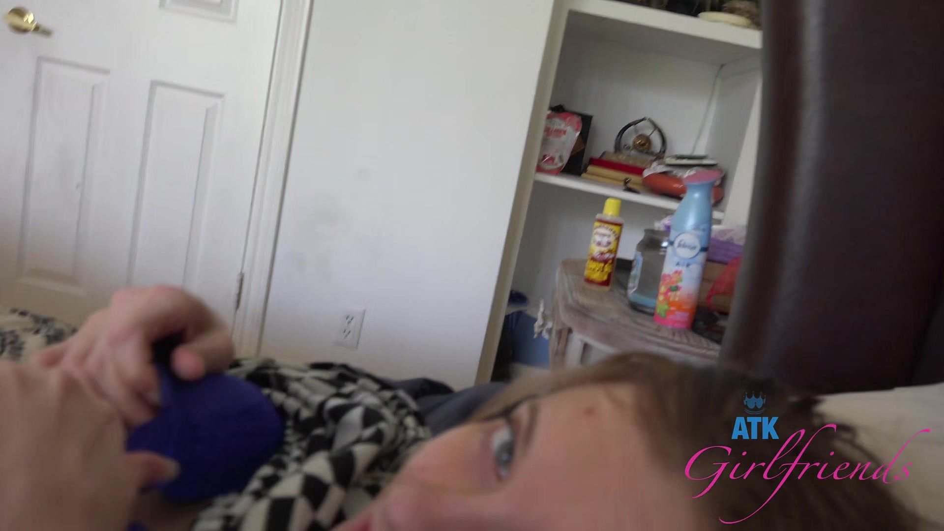Riley's Amazing Foot And Hand Skills