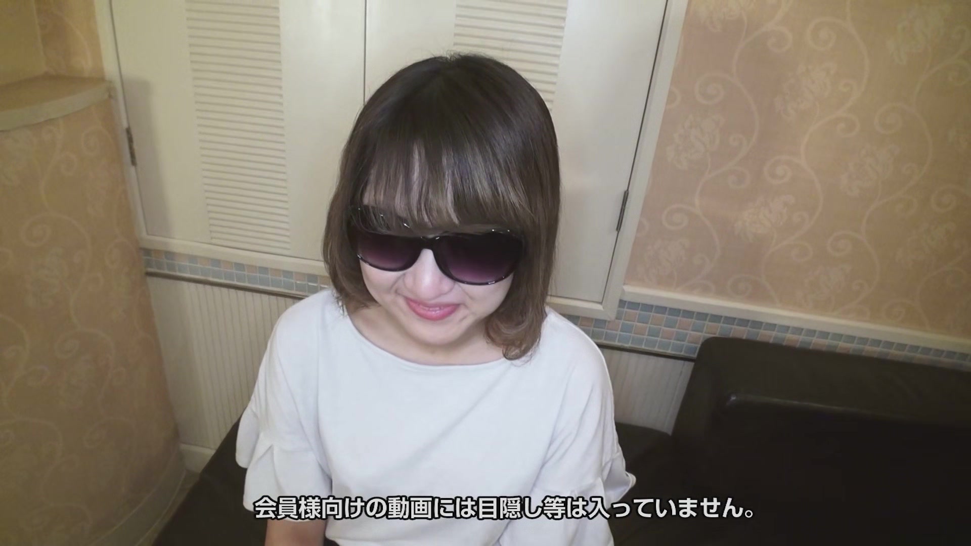 Tomoko Ogasawara Under The Big Sunglasses - 10musume