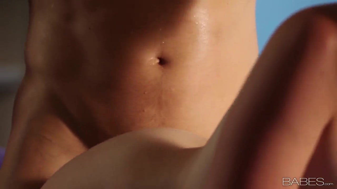 Tiny titted teen 18+ girl Jodi Taylor gets shagged in bed