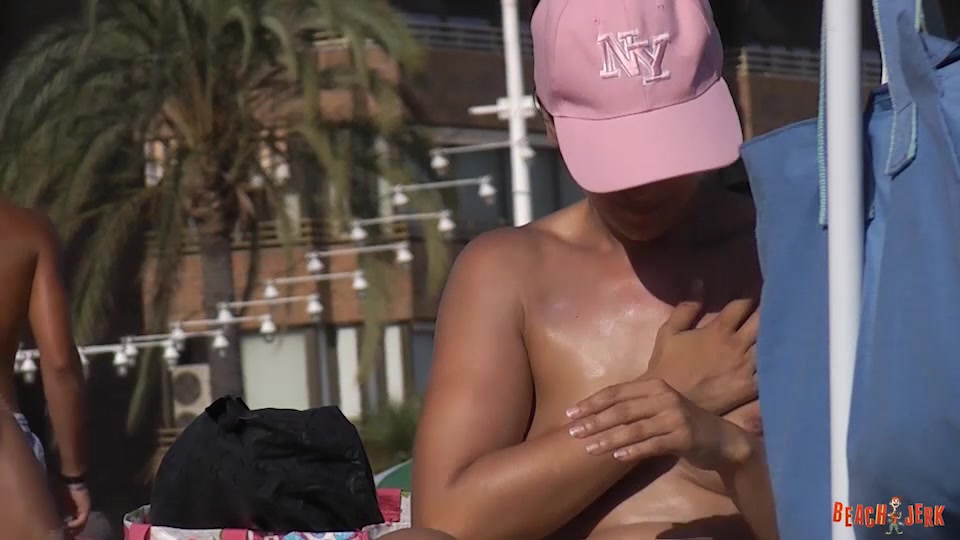 MILF meet up - BeachJerk