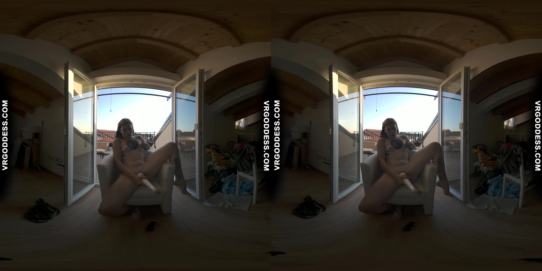 Risky Public Masturbating Hot Girl Brille Gets Caught By Tourists Gets Her Period finished at home