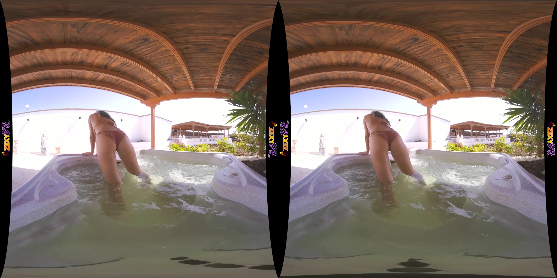 Hot Tub Date featuring Chloe - ZexyVR