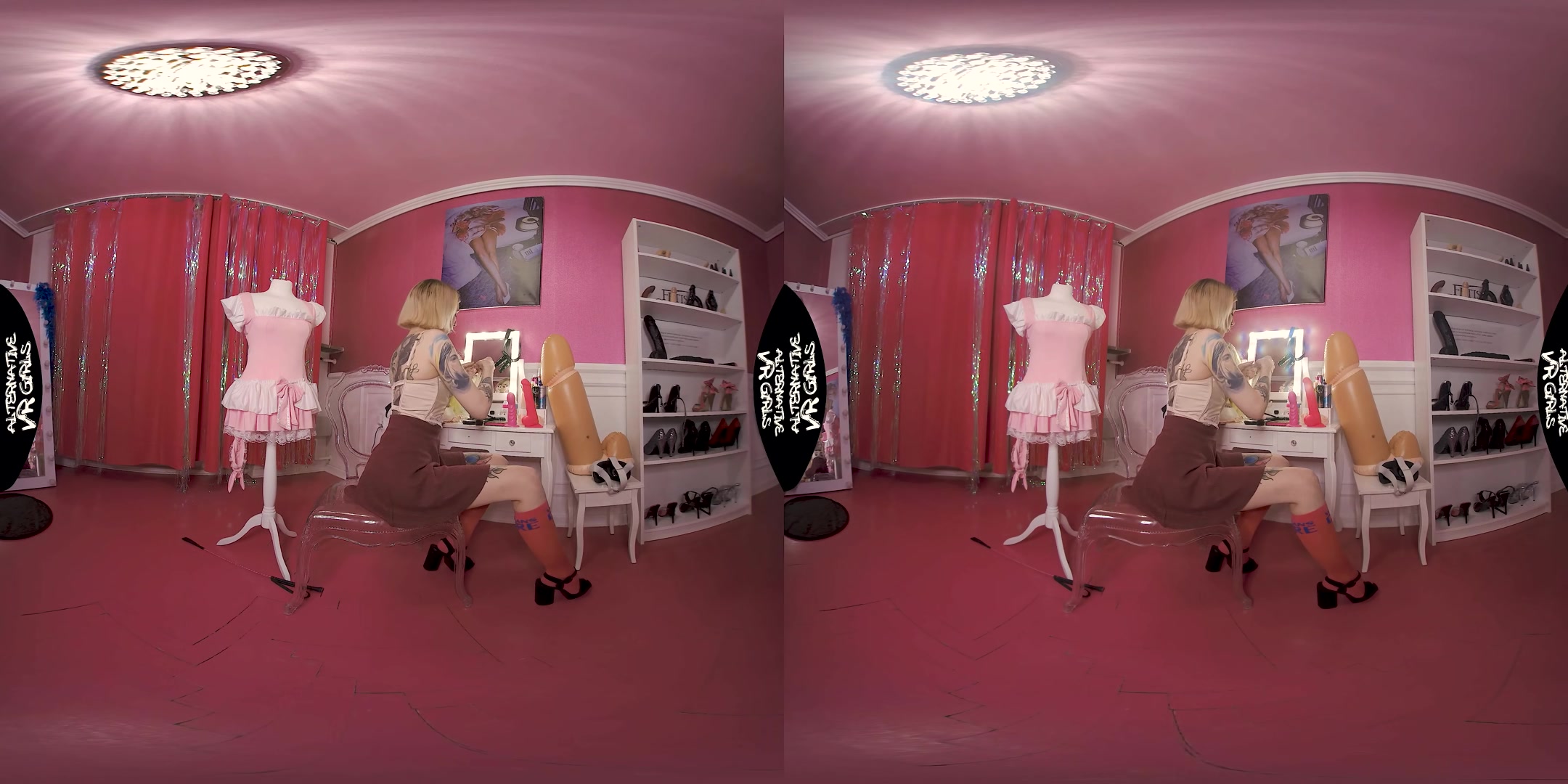 Inked Girl in Sissy Room - AlternativeVRGirls