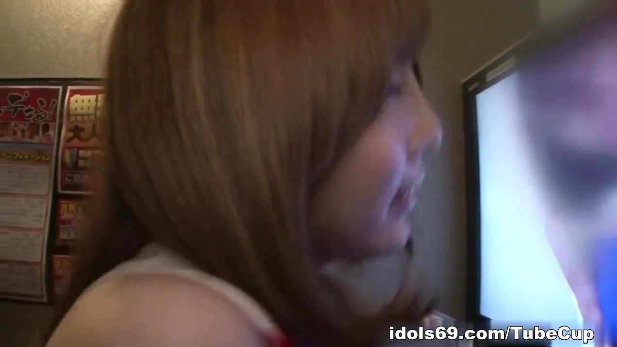 Yui Akane arousing Asian milf enjoys a hard pussy banging