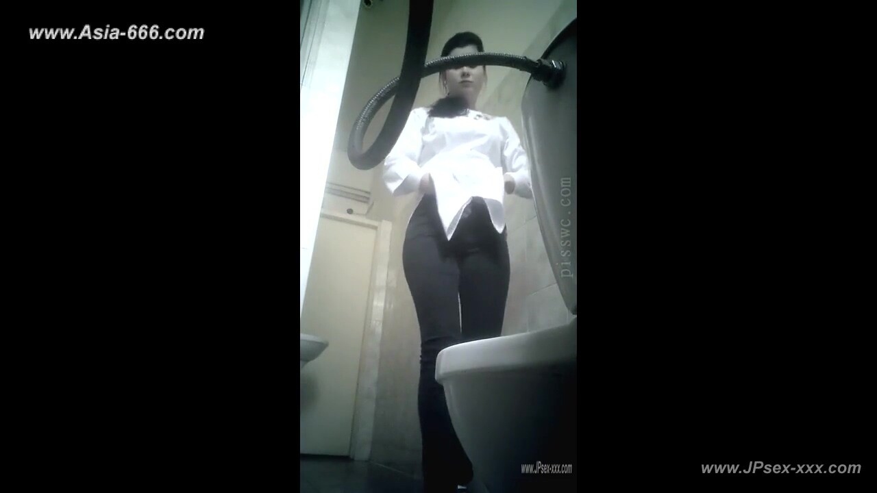 peeping blondes go to toilet.73