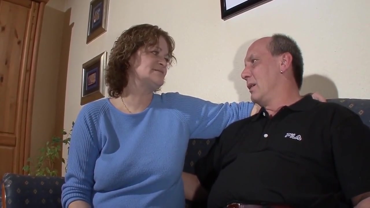 Old Woman Likes It Loud With Mouth Ending On The Couch
