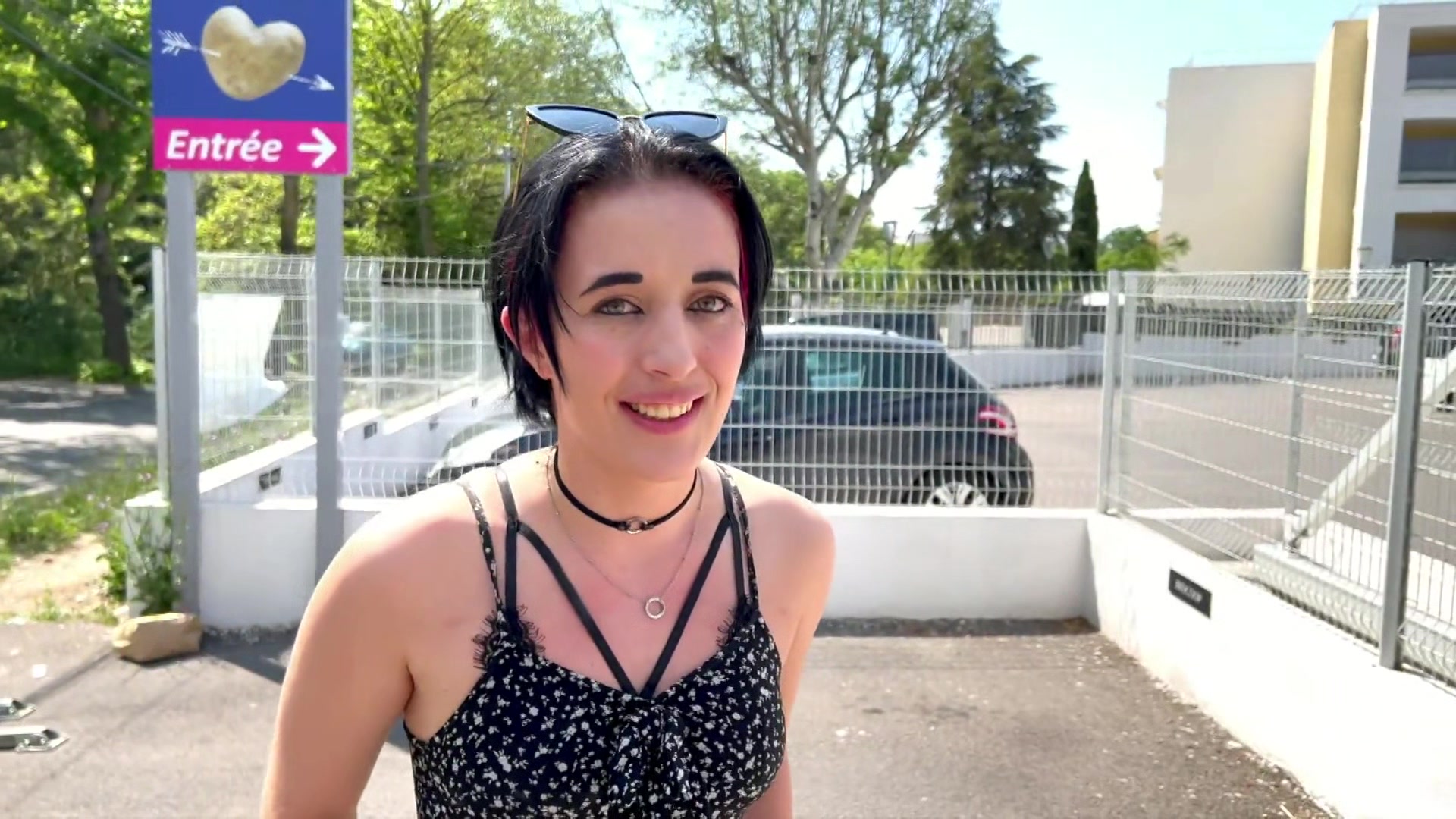 Leila, 18, librarian in Toulouse!