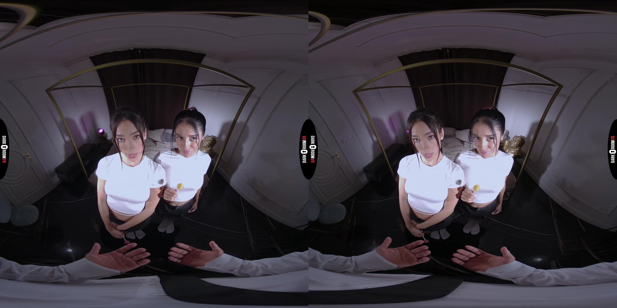 Kama Oxi & Ara Mix VR Porn: Mean Girls - DarkRoomVR