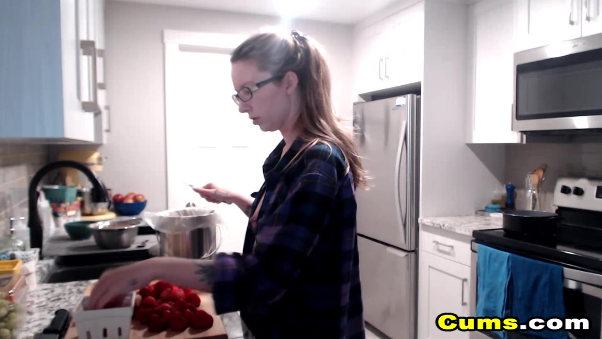 Blonde Babe on her Naked Cooking Show