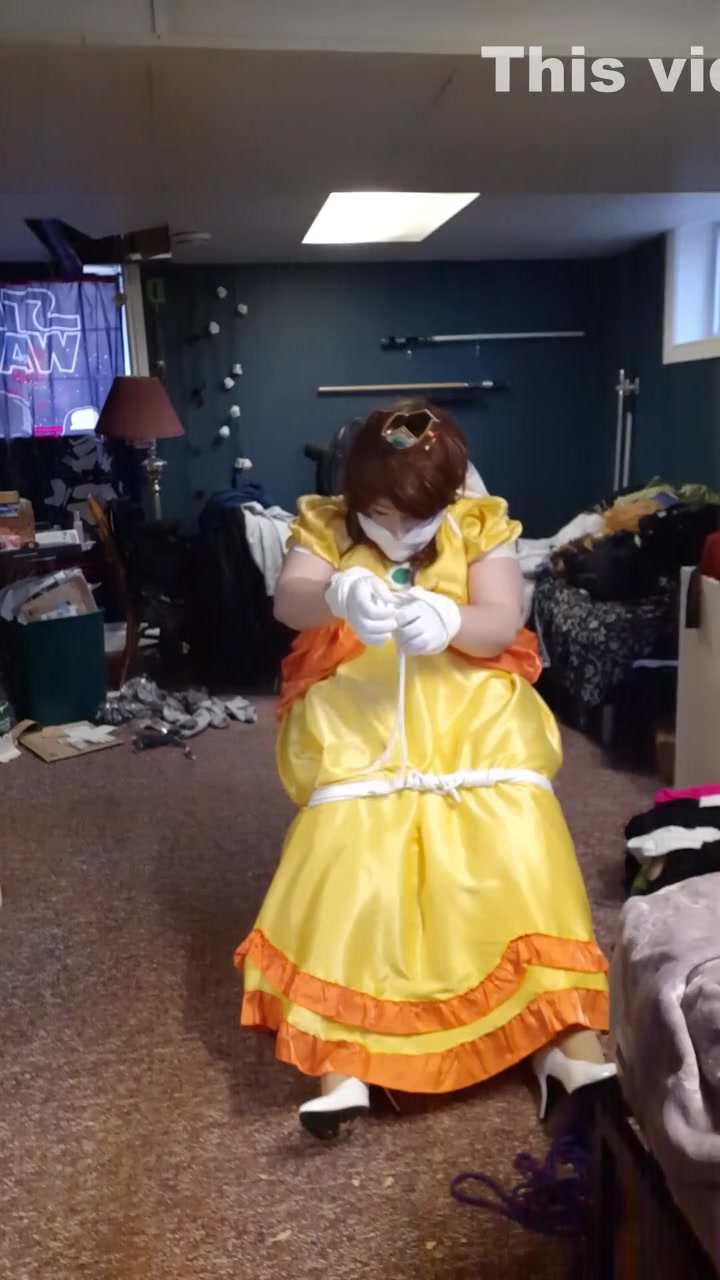 Princess Daisy In A Bind