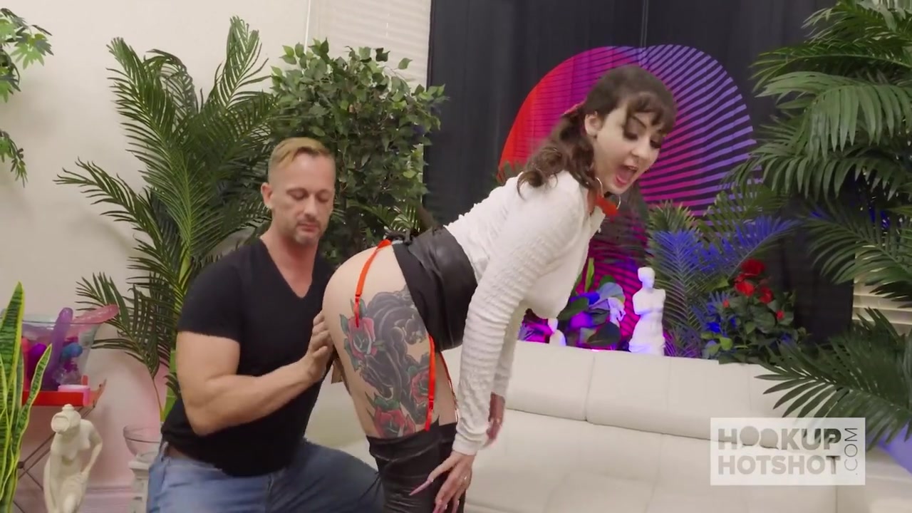 Vile Vixen - Hardcore Whore Gets Her Asshole Blasted!