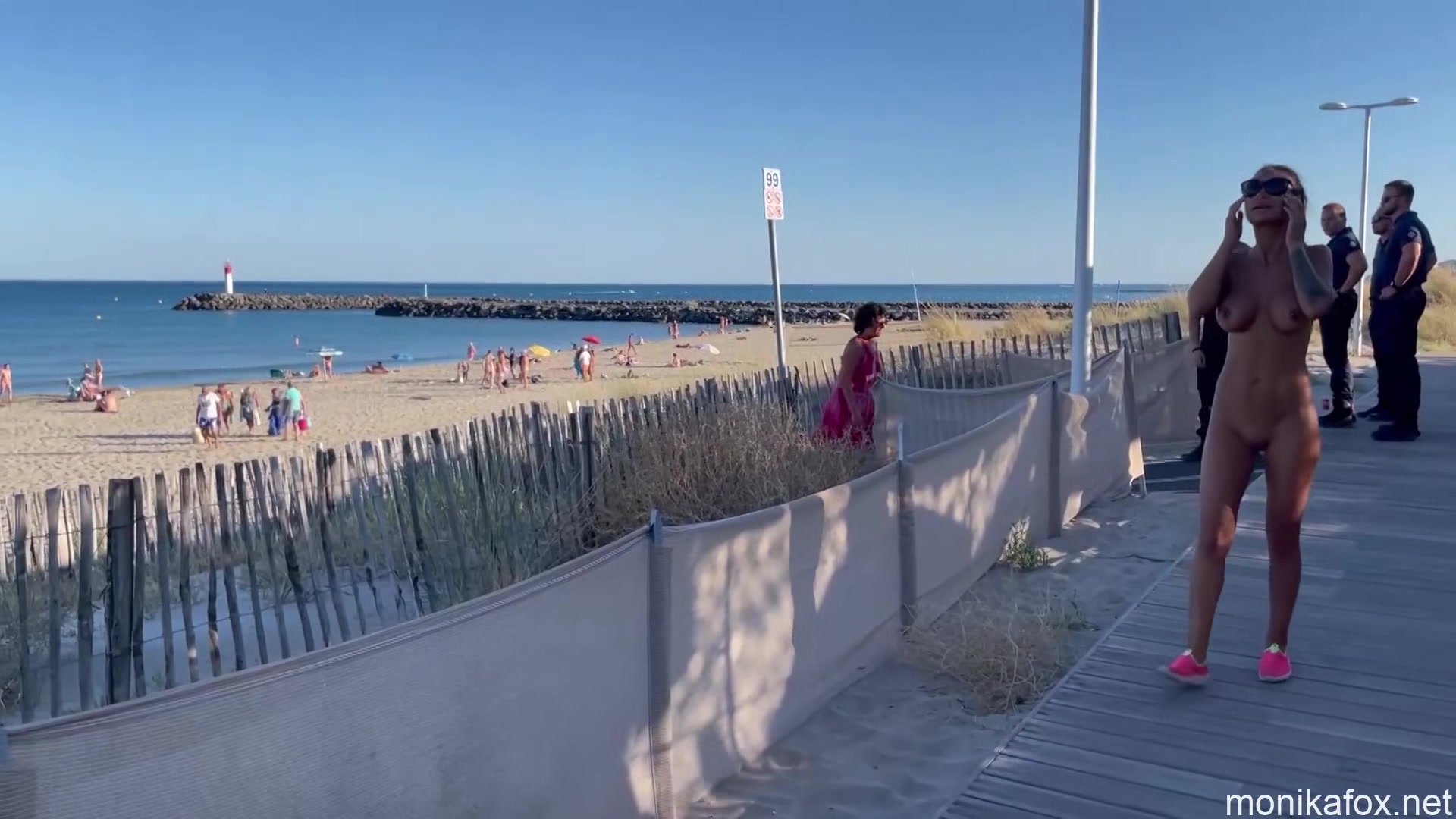 Monika Fox Naked Walks In Front Of The Police - Monikafox