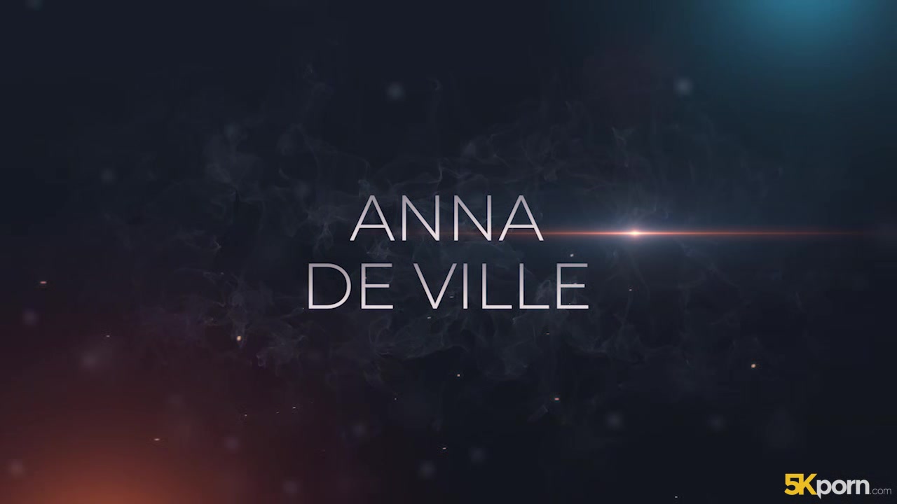 Anna Always Pleases - 5KPorn