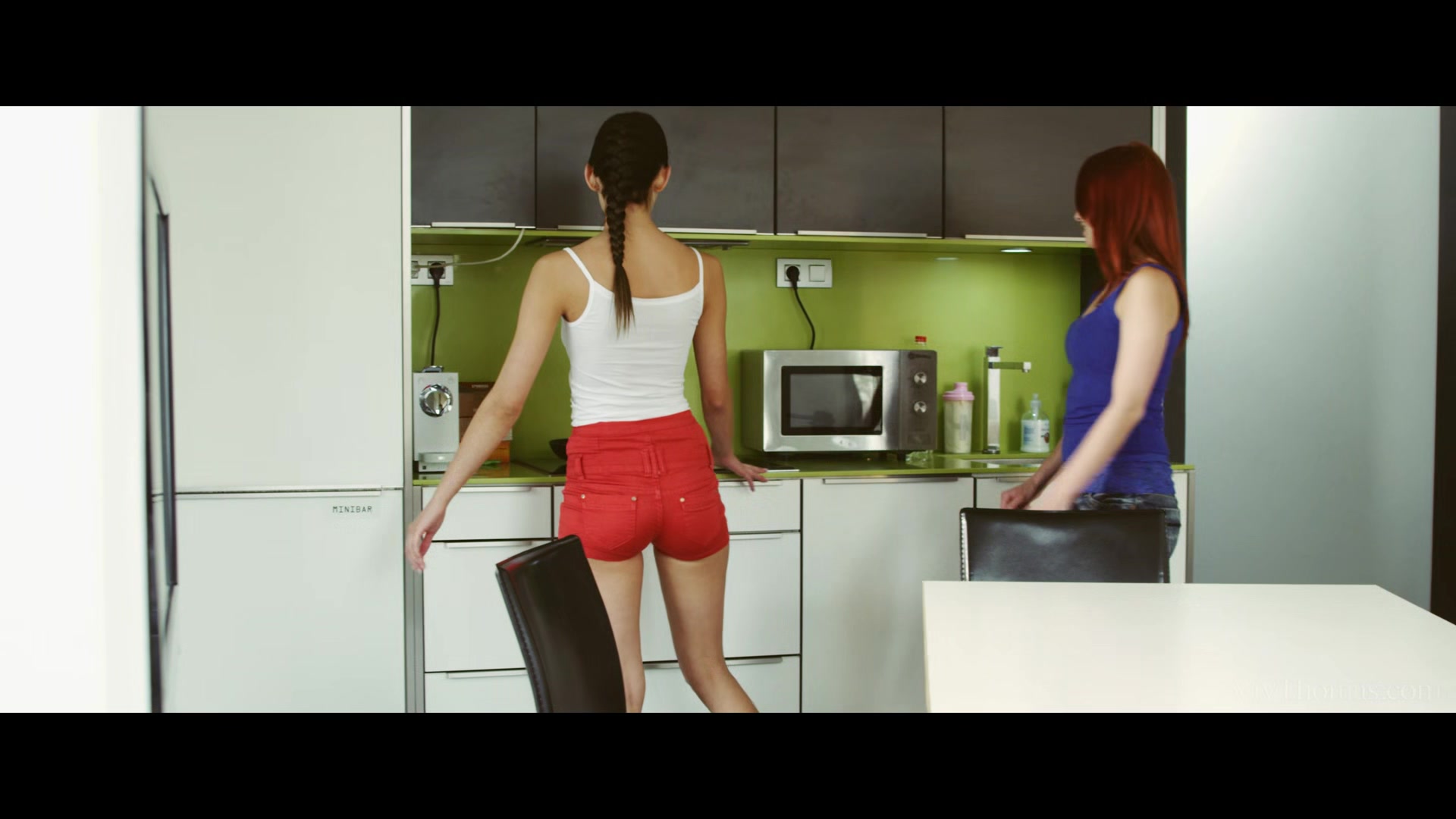 Memento - Reloaded 1 - Excited - Kira Zen & Leila Smith - VivThomas
