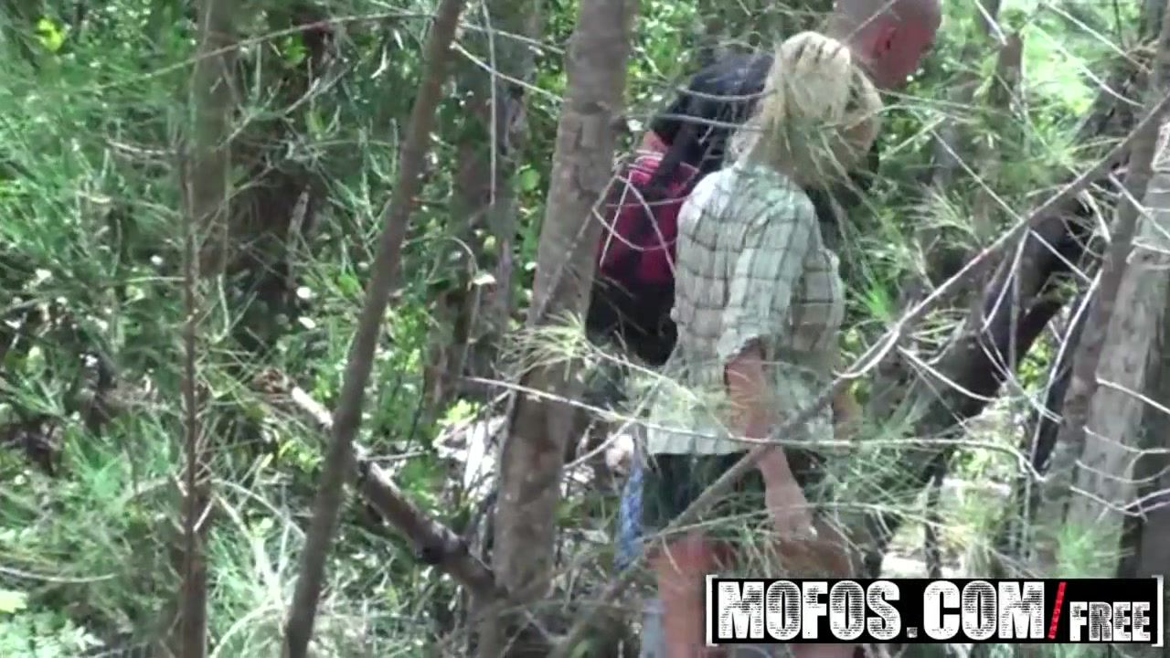 MOFOS Main Channel - Skyla Paris - Sex in the Jungle