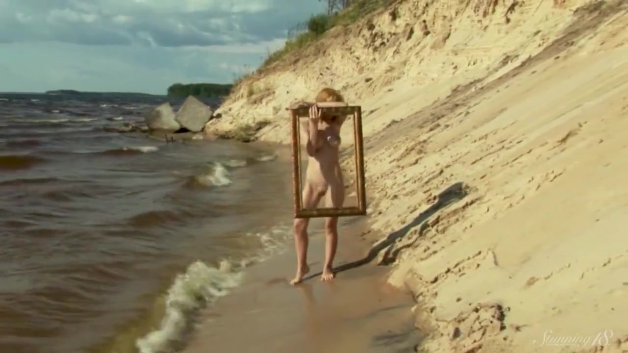 Blondie Katherine Her Big Natural Boobs At The Beach!