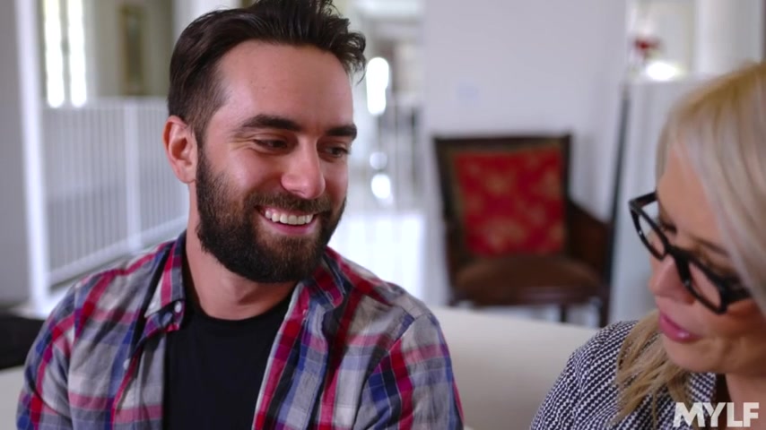 Horny Hospitality For A Seductive Guest - MYLF