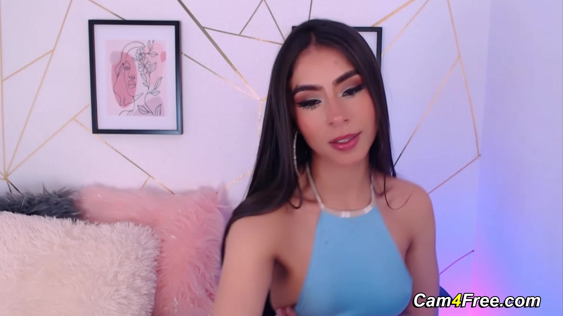 This Sexy Latina Fucks With Her Pussy With Fake Cock