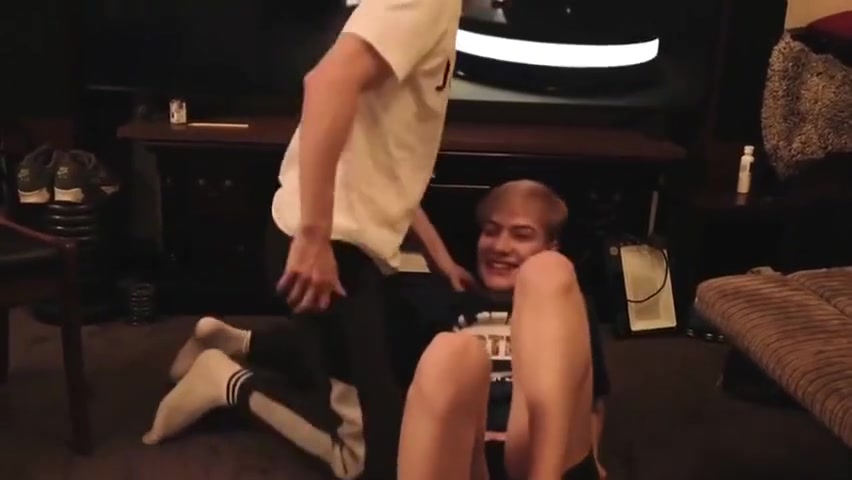 Blondie Lost His Virginity 2
