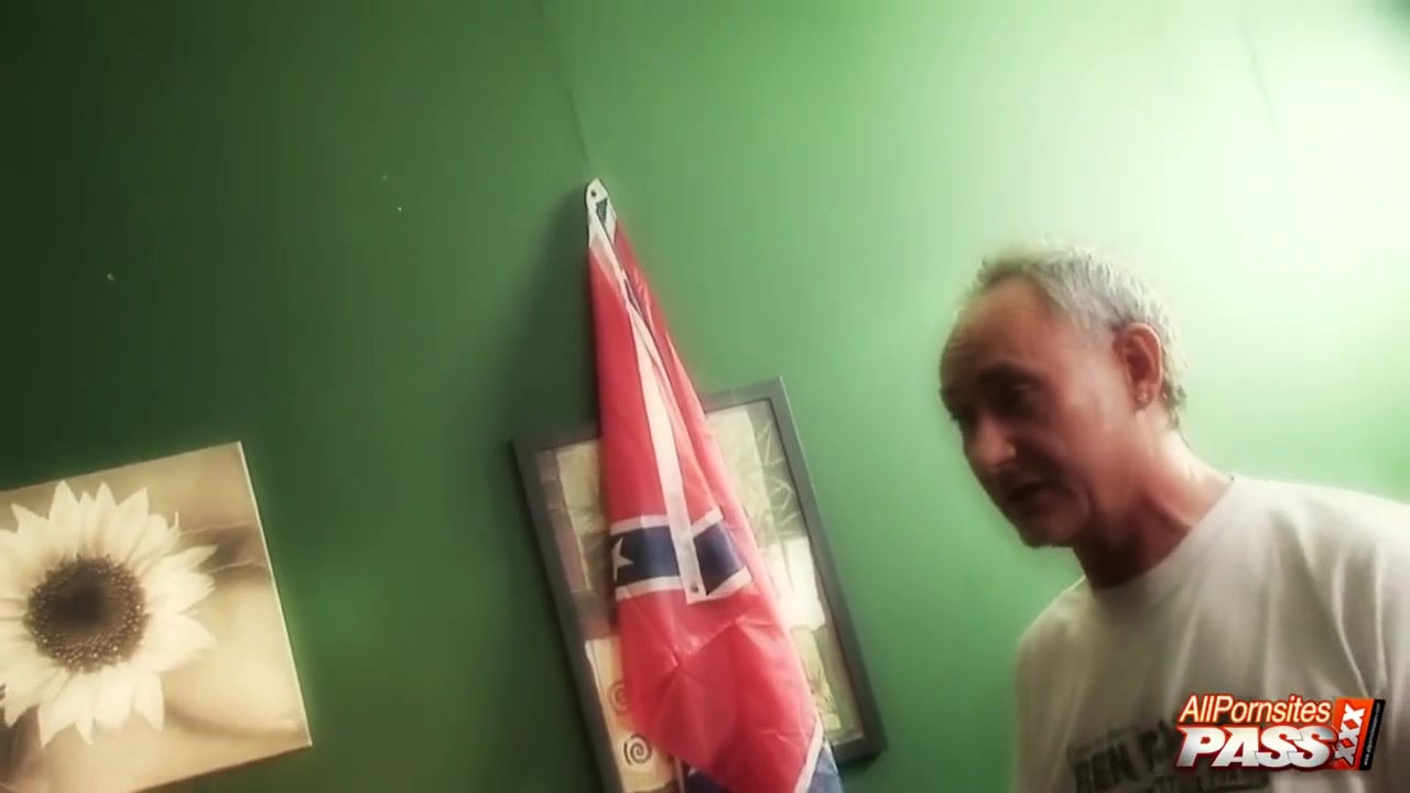 Sativa And Candy Shows Their Patriotism By Blowjobs 4k