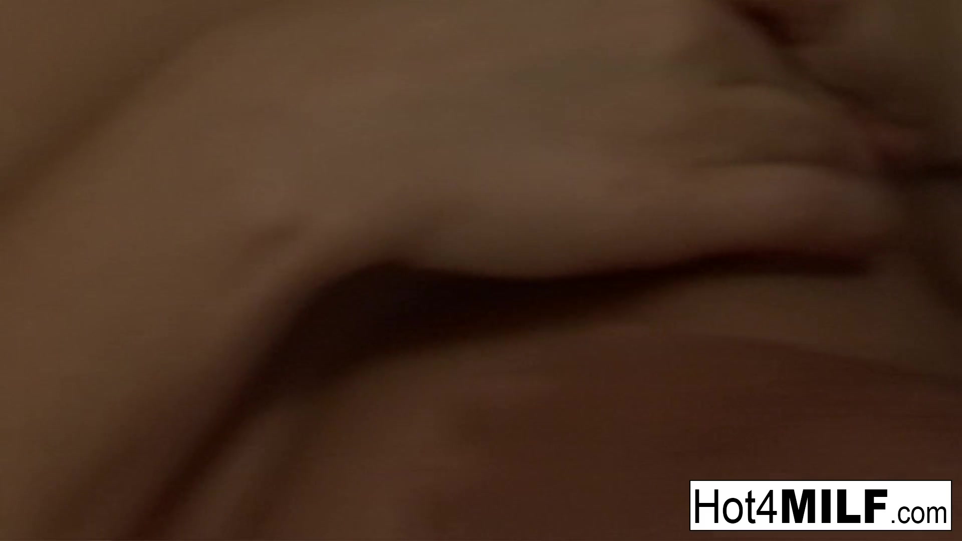 Blonde Amateur Milf Has Big Natural Tits - Hot4MILF