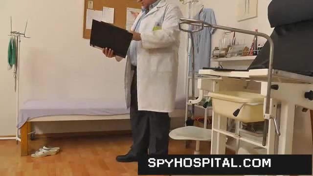 A in gyno exam clinic