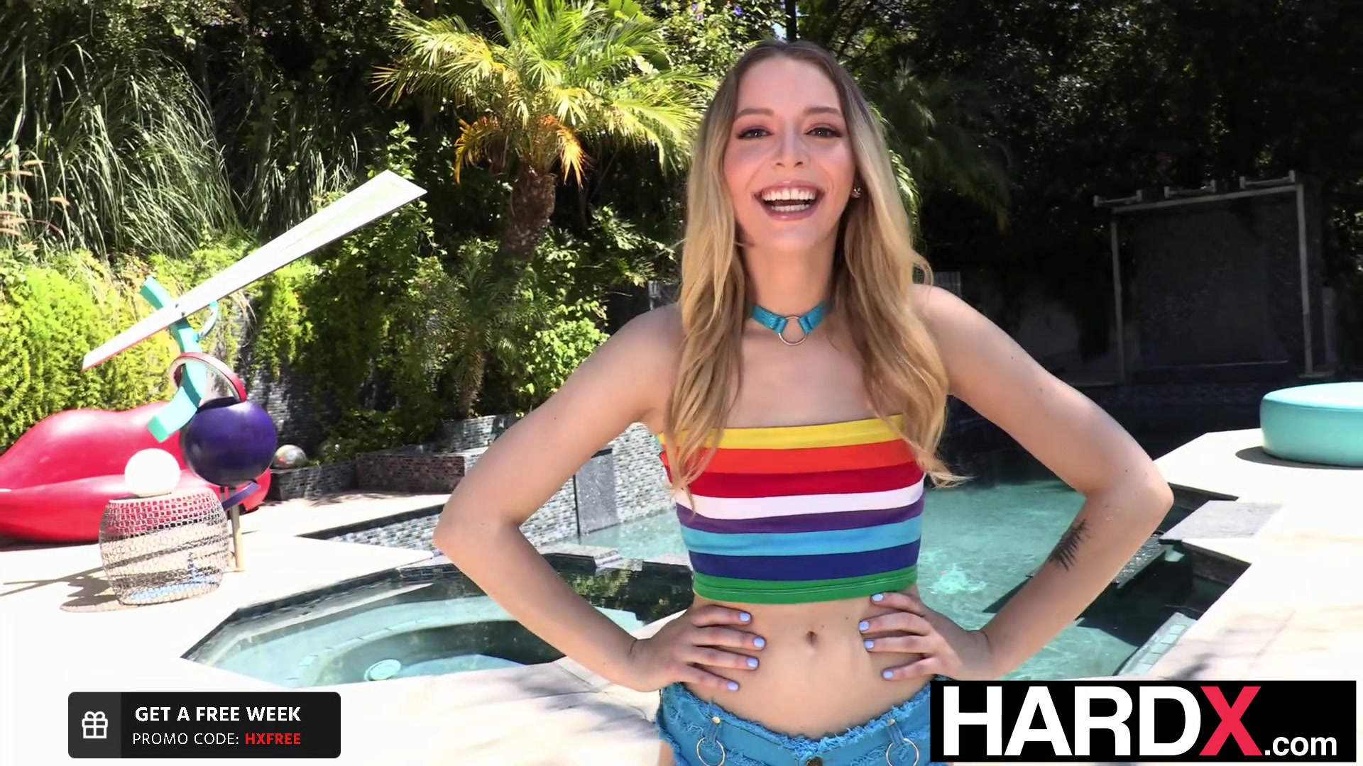 Sweet Lily Larimar Has Her Pussy Creampied