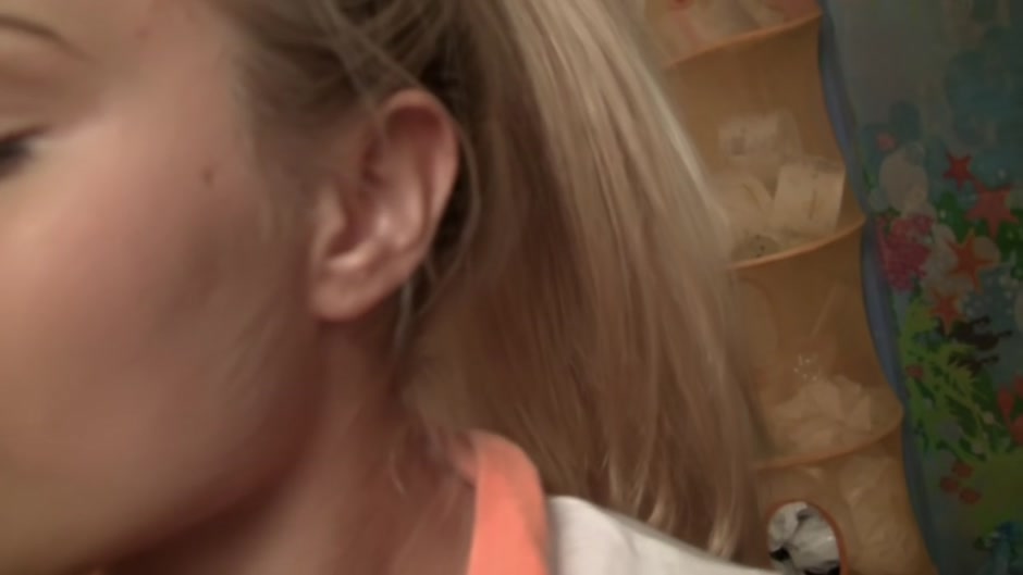 Sexy blonde gf masturbates the nub and enjoys hard pounding