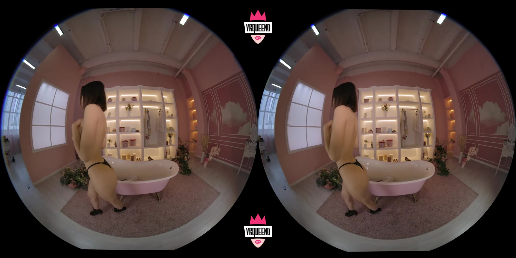 She Is Back For You - Vr Queens