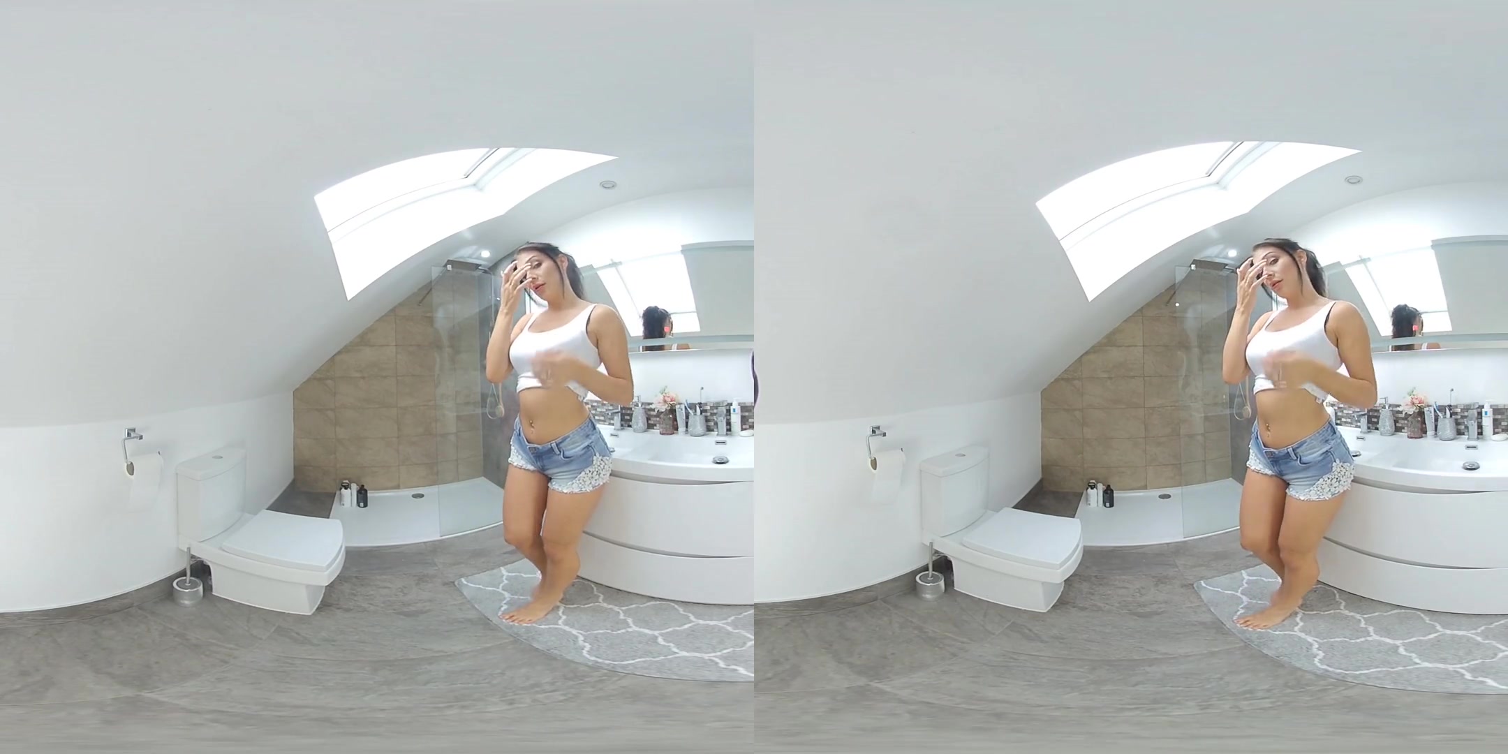 Roxy M, Bedroom Tease - SexLikeReal