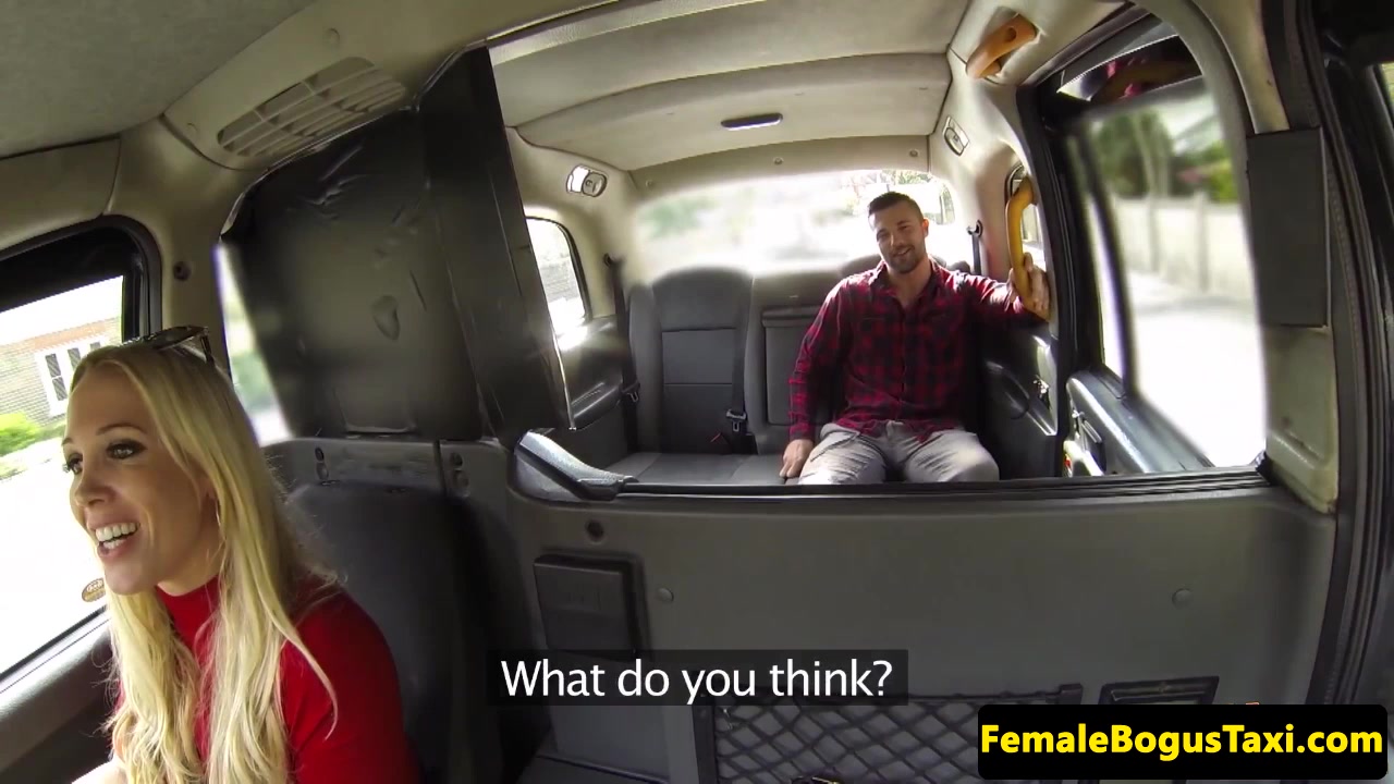 Deepthroating female cabbie caught fucking