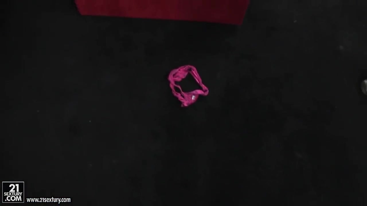 Lil Barbie rides a cock with avengence ....