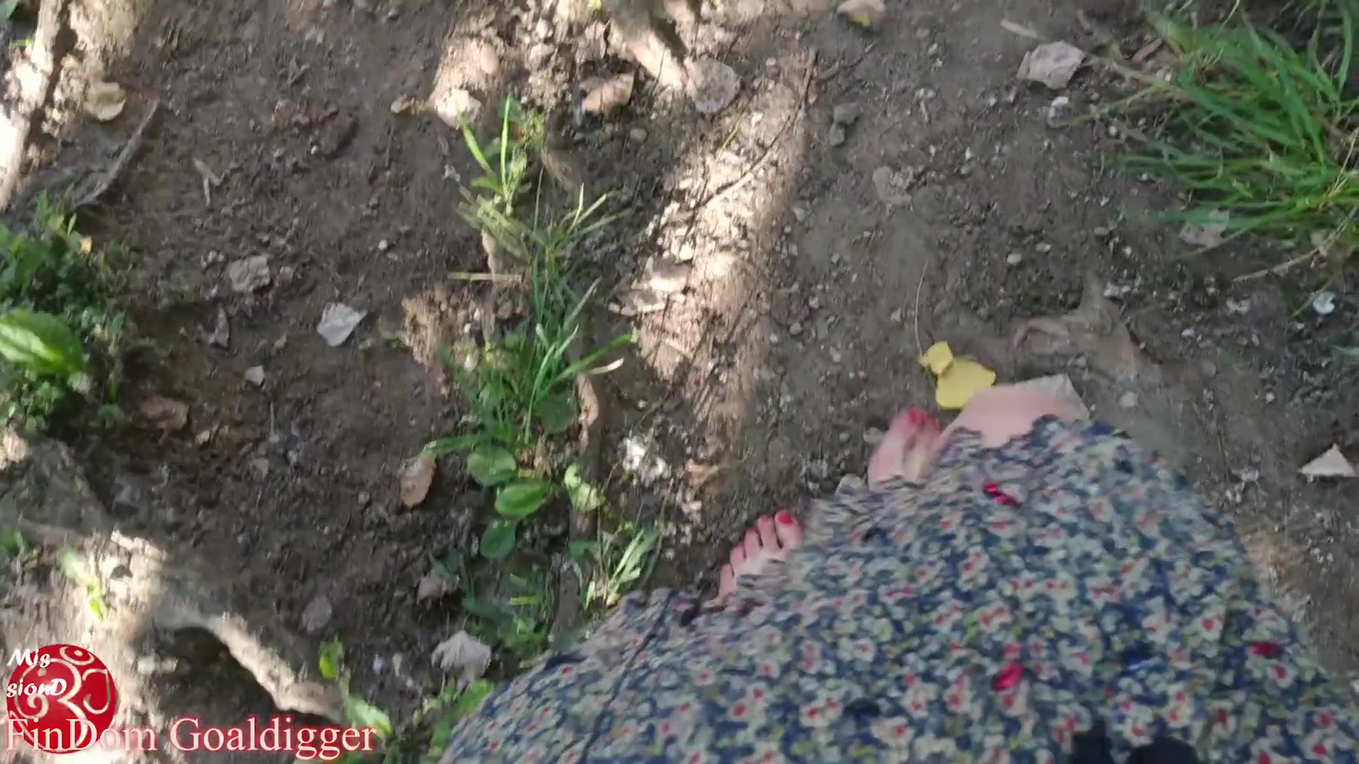 Girl In Galsses Blowing Bubbles On The River - Sex Movies Featuring Findom Goaldigger