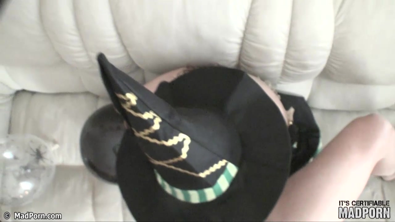 Julia Halloween BJ - MadPorn
