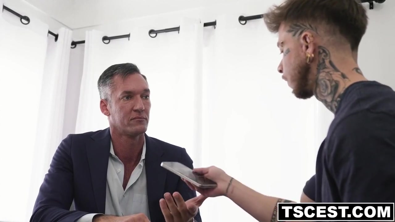 Ftm Trans Cutie Atlas Fucked In His Heavenly Boypussy By With Alex Ander And Silver Steele